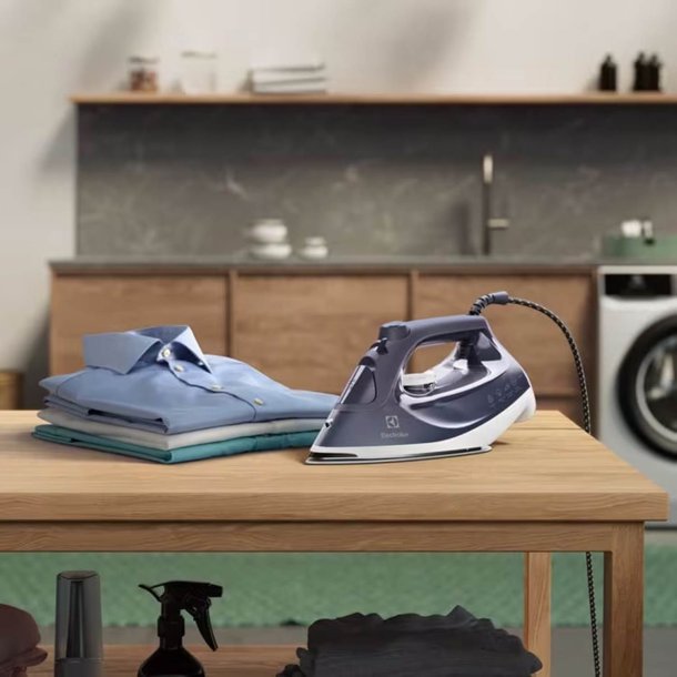 Electrolux E6SI1-2MN Refine 600 - Strygejern